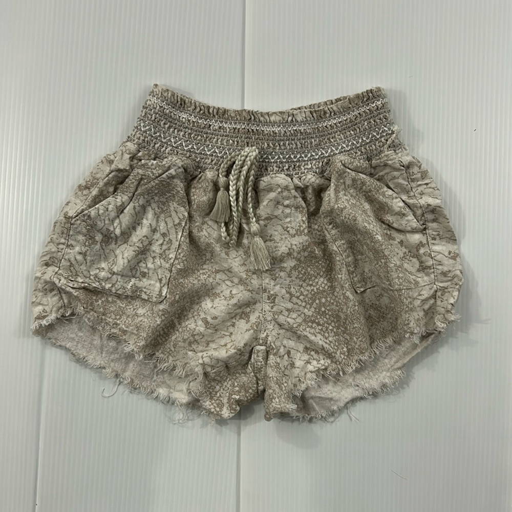 J16.‎ Rewash High Waist Beige Patterned Shorts (S)